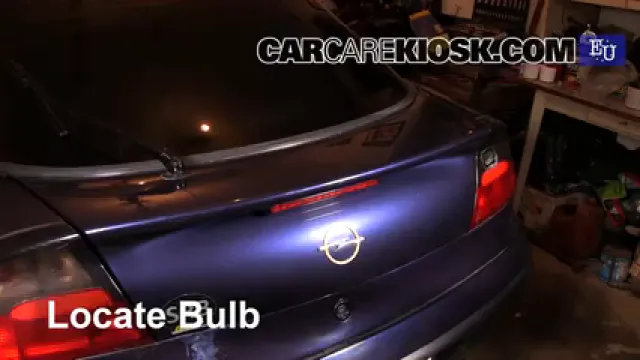 1999 Opel Tigra 1.4i 1.4L 4 Cyl. Éclairage Feu de freinage central (remplacer l'ampoule)